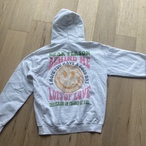 “dear prsn behind me i hope u have a 👍 day lots of luv the prsn in front of u”